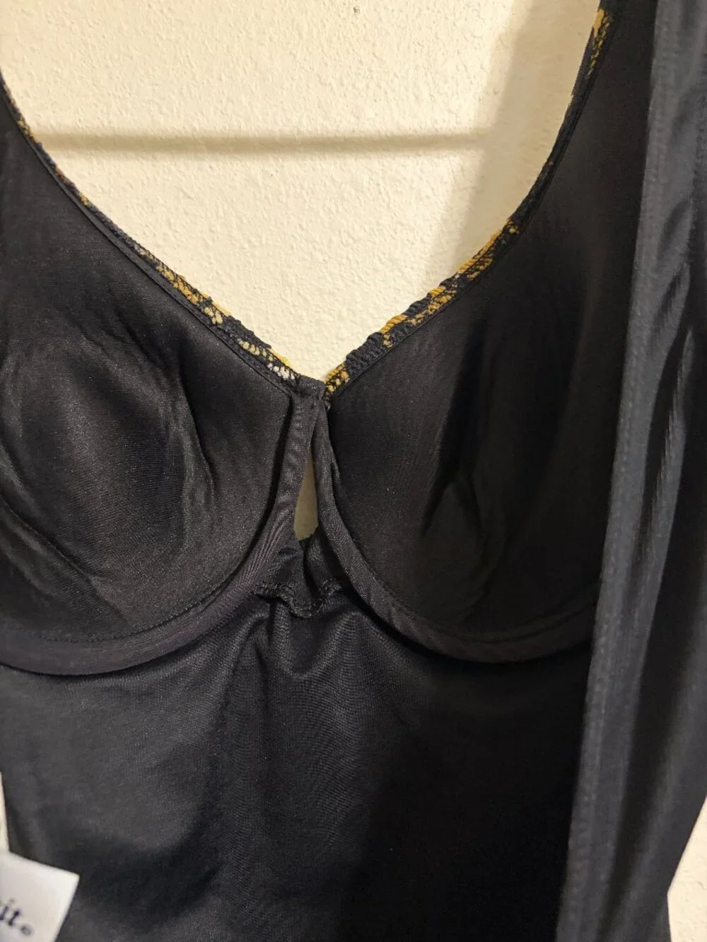 Miraclesuit Escape Leopard Print One Piece Swimsuit Size 8